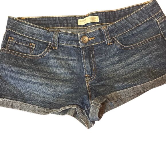 No Boundaries Pants - Women’s Jean Shorts